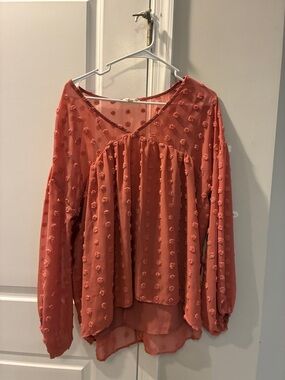 entro Rust Swiss Dot V-Neck Peasant Blouse